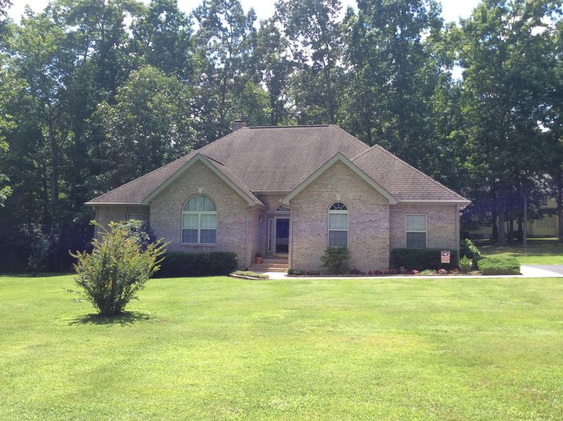 431 Meadow Creek Dr, Oneida, TN 37841
