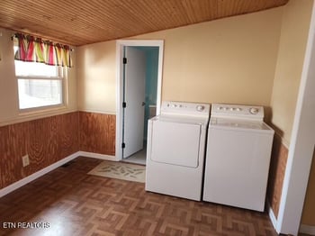 431 Powell Valley Marine Rd, Lafollette, TN 37766