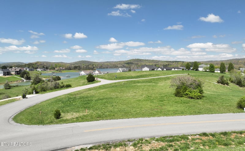 431 Shainas Pl, Sharps Chapel, TN 37866