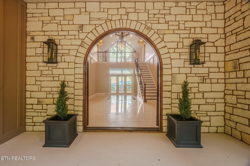 431 Thomas Loop Rd, Sevierville, TN 37876