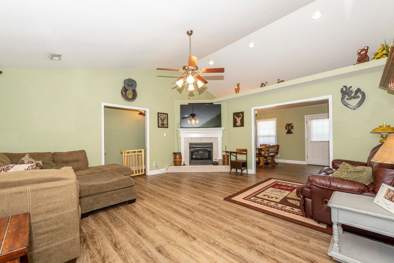 4312 Pea Ridge Rd, Maryville, TN 37804