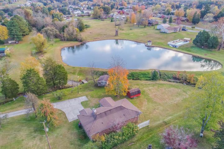 4315 Cadillac Dr, Powell, TN 37849