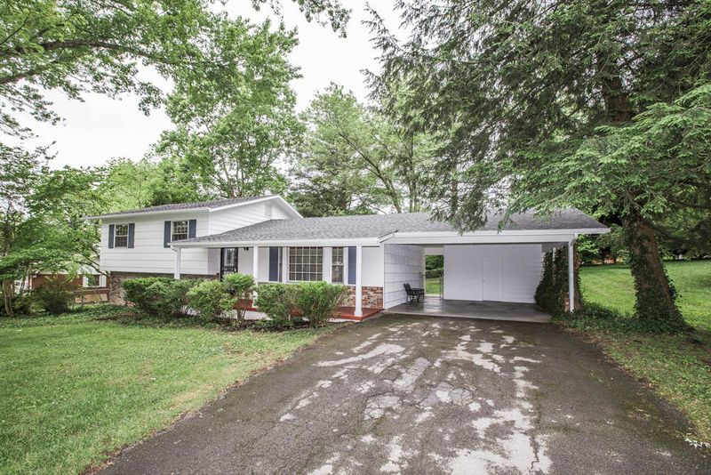 4316 Crestfield Rd, Knoxville, TN 37921