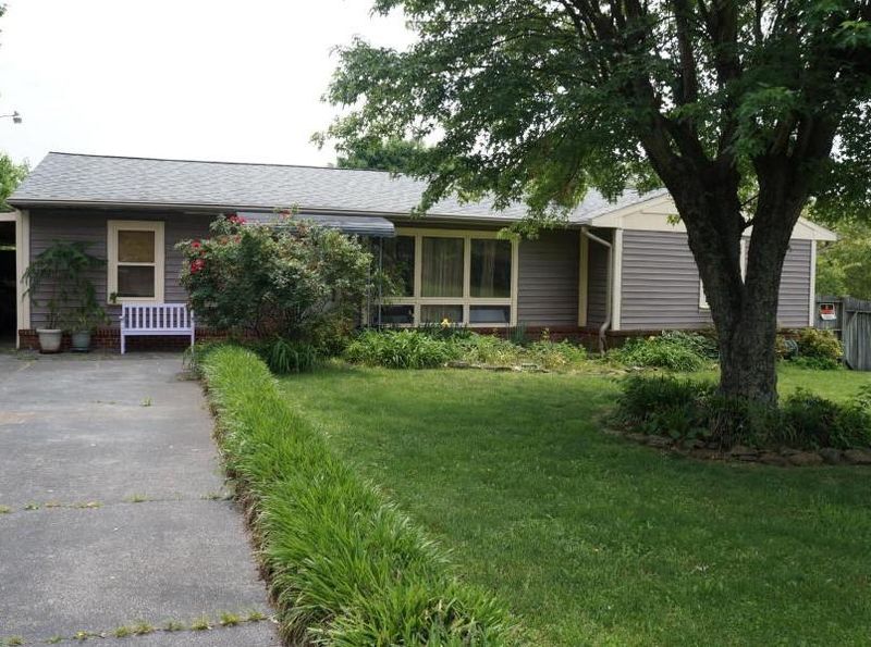 4316 Strolling Dr, Knoxville, TN 37912