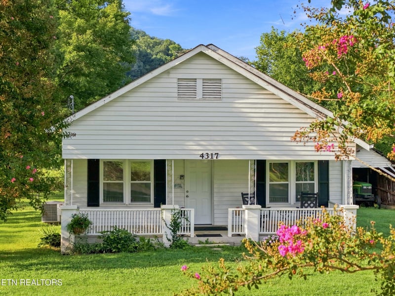 4317 Fulton Rd, Corryton, TN 37721