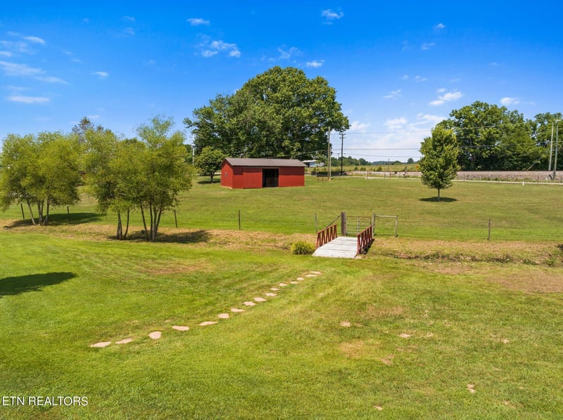 4317 Harris Rd, Knoxville, TN 37918