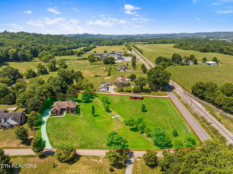 4317 Harris Rd, Knoxville, TN 37918