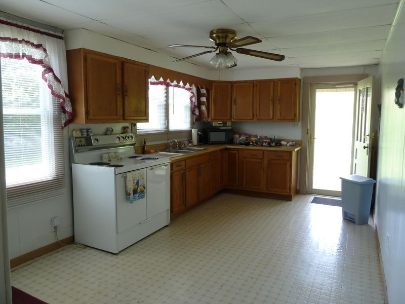 4317 Shipe Rd, Corryton, TN 37721