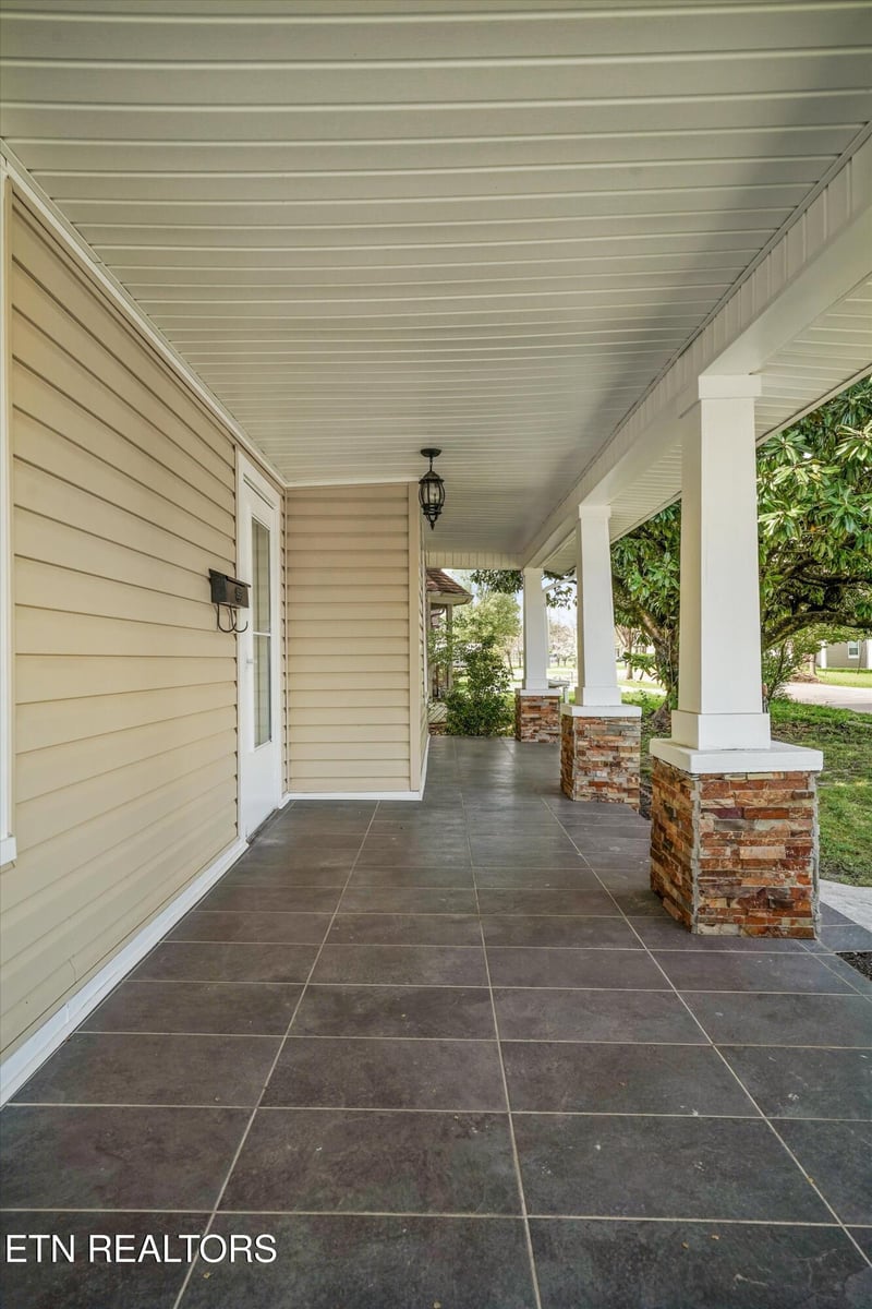 432 E Springdale Ave, Knoxville, TN 37917