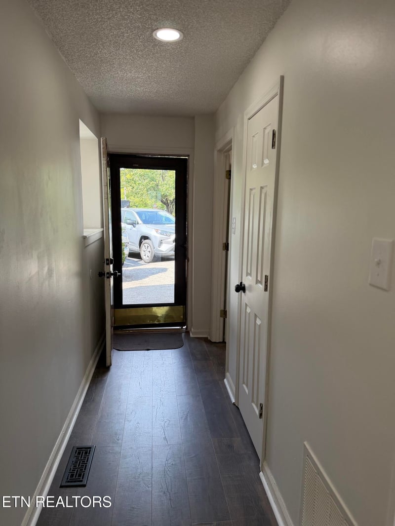 432 Olympia Dr, Maryville, TN 37804