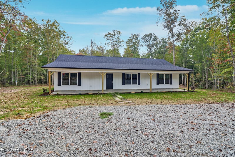 432 Pilot Mountain Rd, Lancing, TN 37770