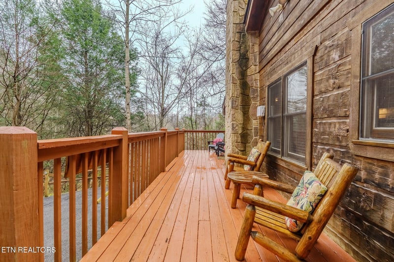 4320 Carolina Cove Way, Pigeon Forge, TN 37863