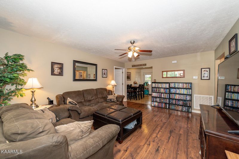 4320 Comet Ln, Knoxville, TN 37914