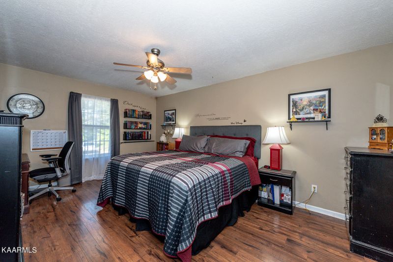 4320 Comet Ln, Knoxville, TN 37914