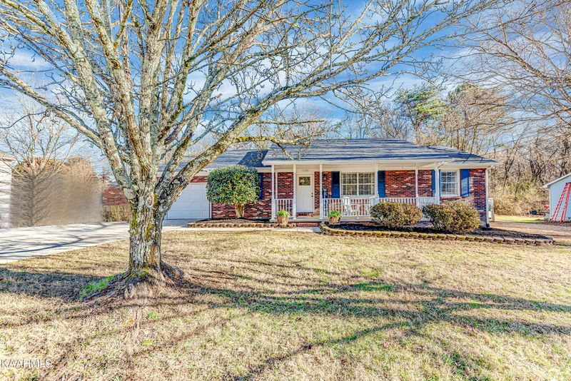 4320 Raj Rd, Knoxville, TN 37921