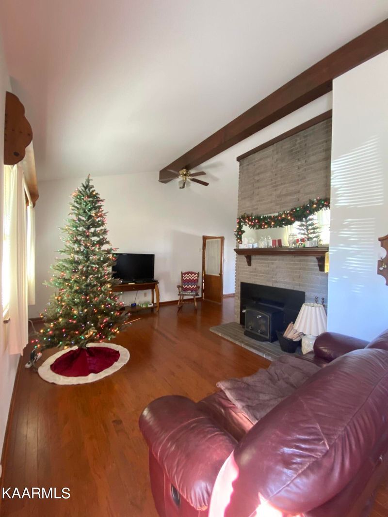 4321 Crestfield Rd, Knoxville, TN 37921