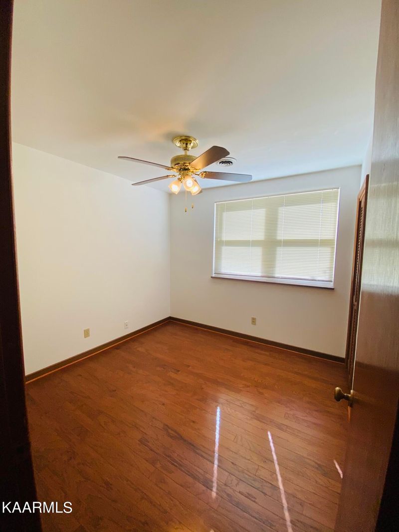 4321 Crestfield Rd, Knoxville, TN 37921