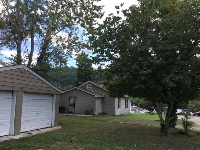 4321 Greenway Dr, Knoxville, TN 37918