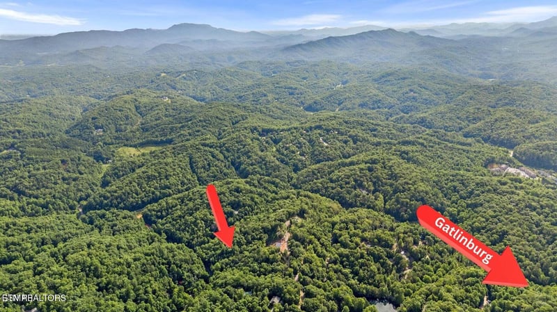 4321 Manis Hollow Rd, Gatlinburg, TN 37738