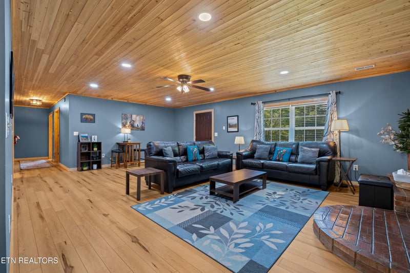 4323 Boogertown Rd, Sevierville, TN 37876