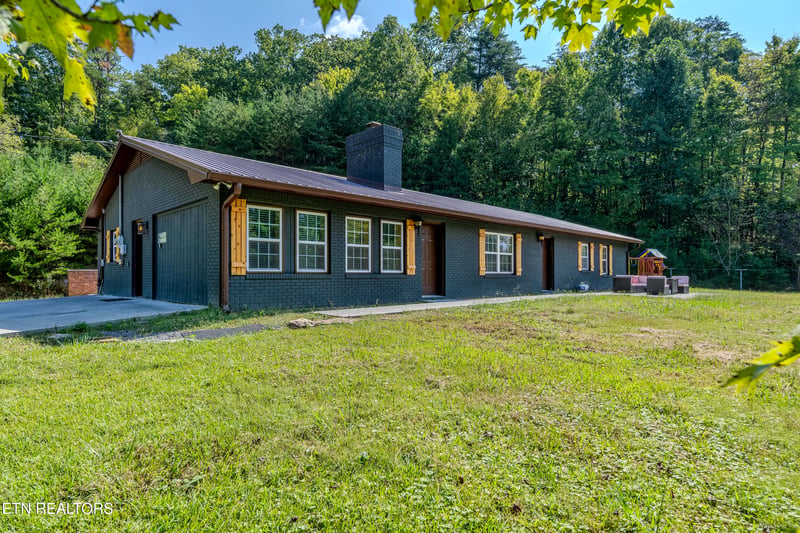 4323 Boogertown Rd, Sevierville, TN 37876