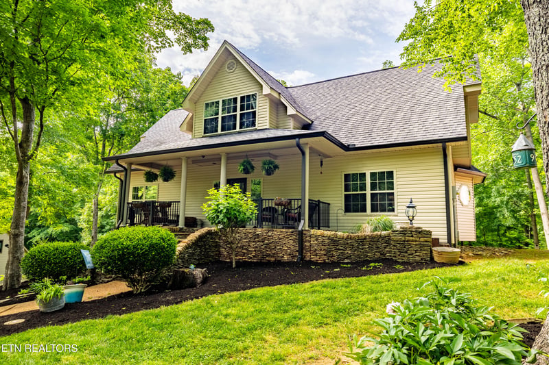 4323 Deer Run Dr, Louisville, TN 37777