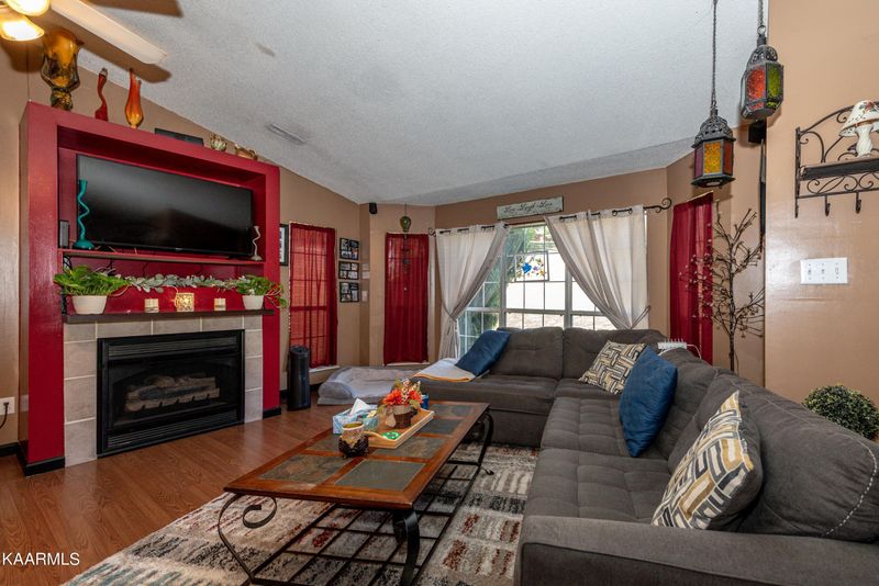 4325 Ingrid Dr, Maryville, TN 37801