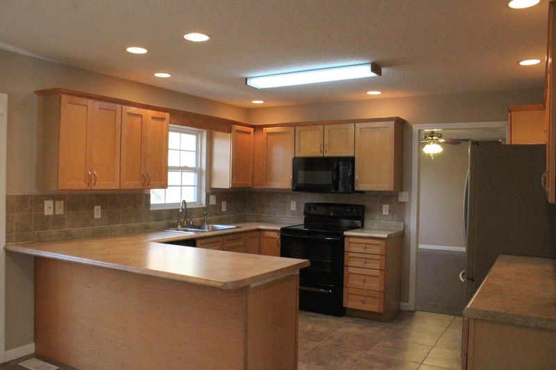 4329 Near Shore Dr, Louisville, TN 37777