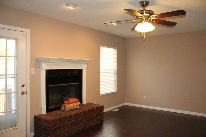 4329 Near Shore Dr, Louisville, TN 37777