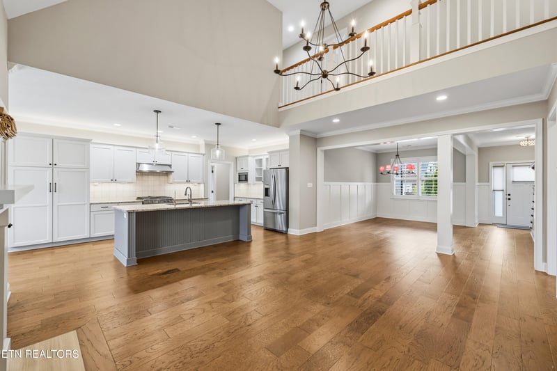 433 Chimney Rock Dr, Lenoir City, TN 37771