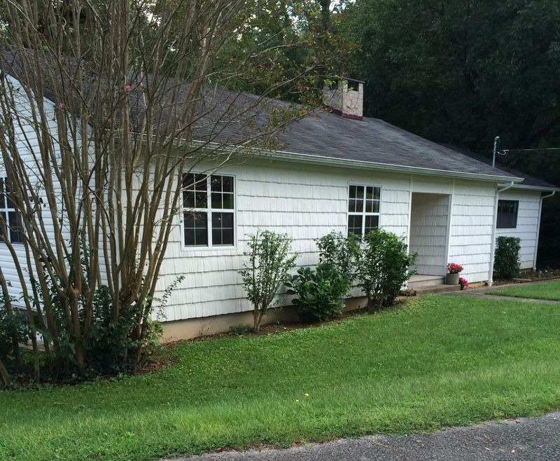 433 East Dr, Oak Ridge, TN 37830