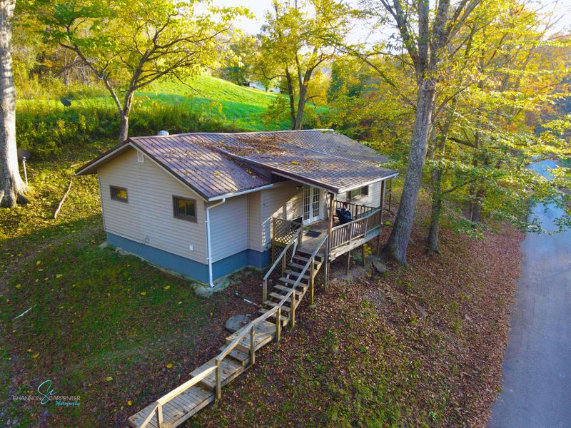 433 Rock Creek Ln, Lafollette, TN 37766