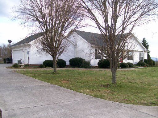 4330 Lorena Ln, Maryville, TN 37804