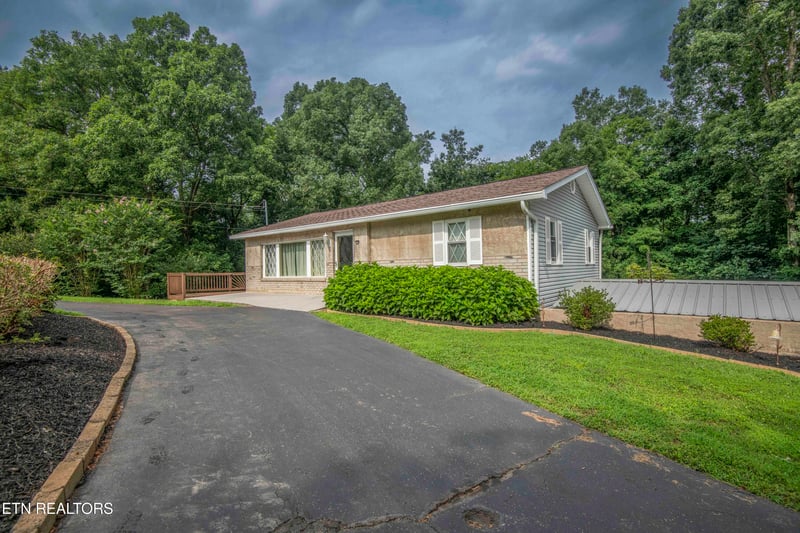 4335 Bird Rd, Lenoir City, TN 37771