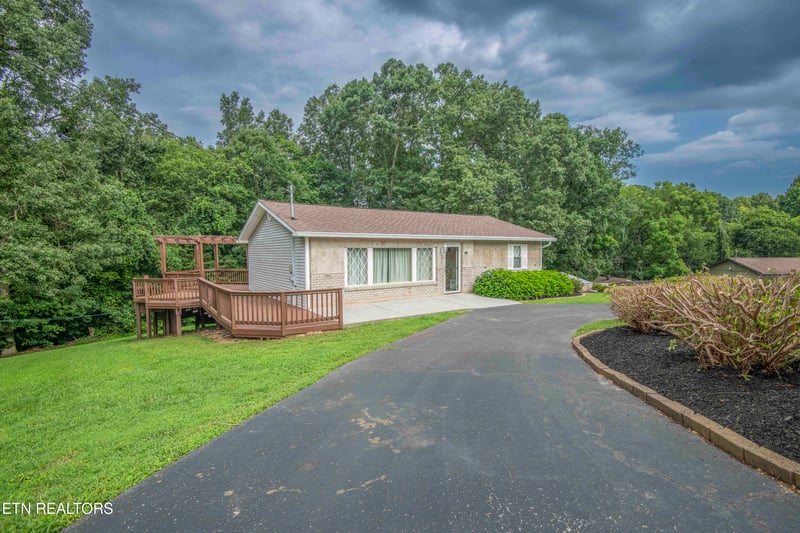 4335 Bird Rd, Lenoir City, TN 37771