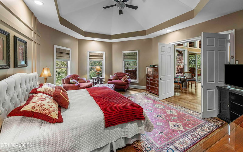 4335 Deer Run Dr, Louisville, TN 37777