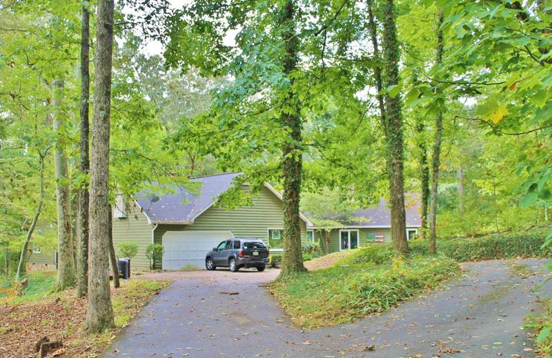 4335 Rest Camp Rd, Lenoir City, TN 37772