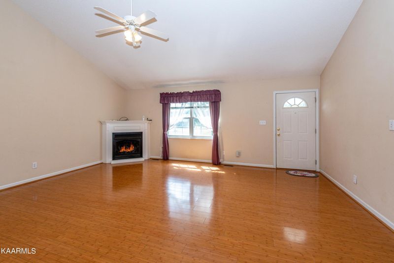 4337 Lorena Ln, Maryville, TN 37804