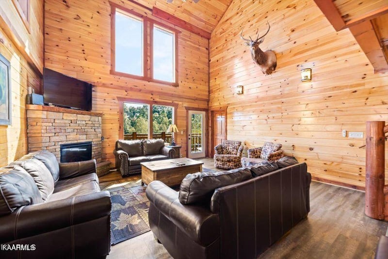 4339 Forest Ridge Way, Pigeon Forge, TN 37863