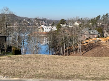 434 Castaway Ln, Lenoir City, TN 37772