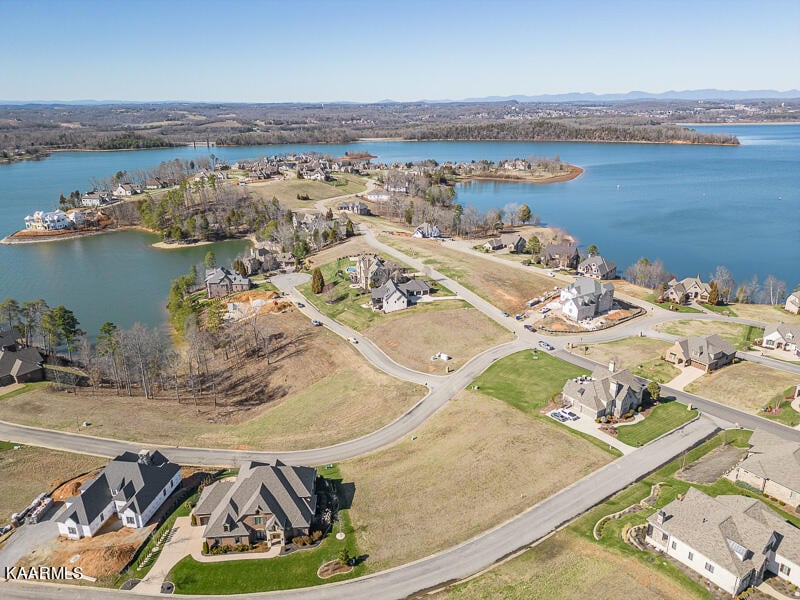 434 Castaway Ln, Lenoir City, TN 37772