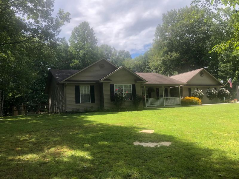 434 Chance Private Dr, Oneida, TN 37841