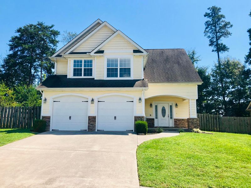 434 Hillside Ln, Lenoir City, TN 37771