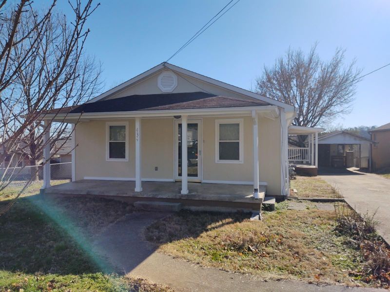 434 Maple St, Harriman, TN 37748