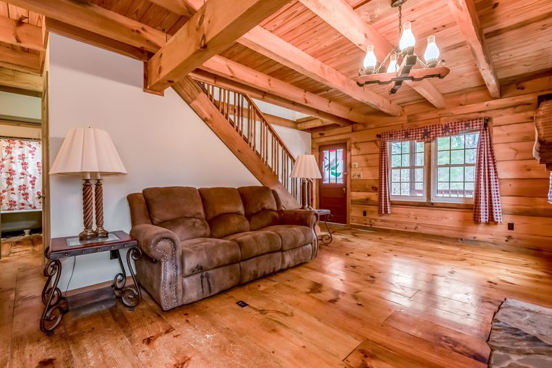 4342 Beaus Bend Rd, Louisville, TN 37777