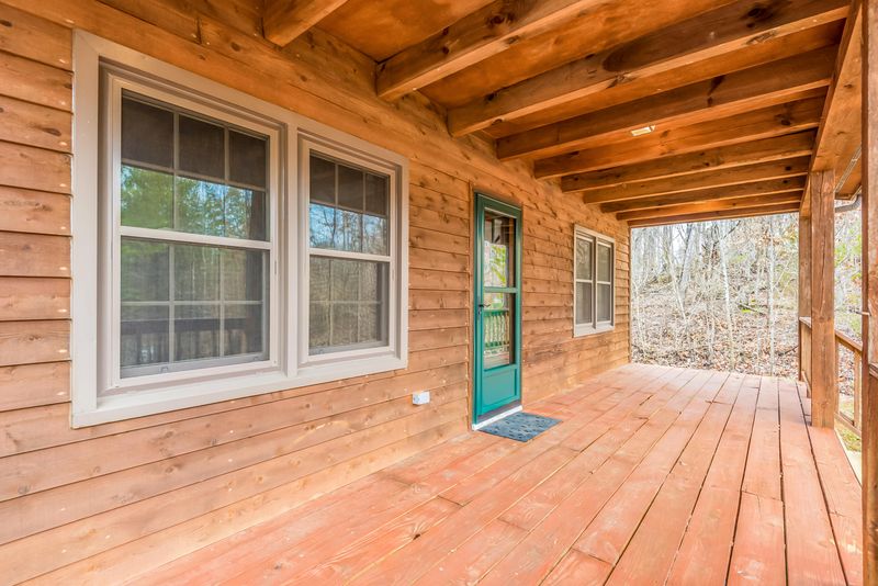 4342 Beaus Bend Rd, Louisville, TN 37777