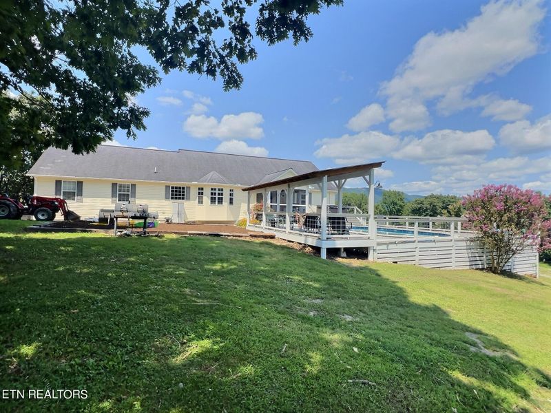 435 Davis Chapel Rd, Lafollette, TN 37766