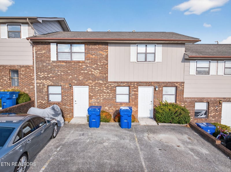 435 Hillside Dr, Harriman, TN 37748