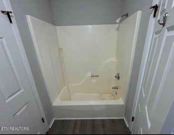 435 Hillside Dr, Harriman, TN 37748