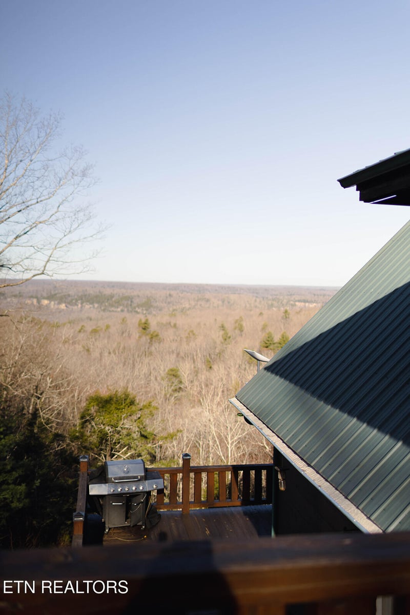 435 John J Smith Rd, Oneida, TN 37841
